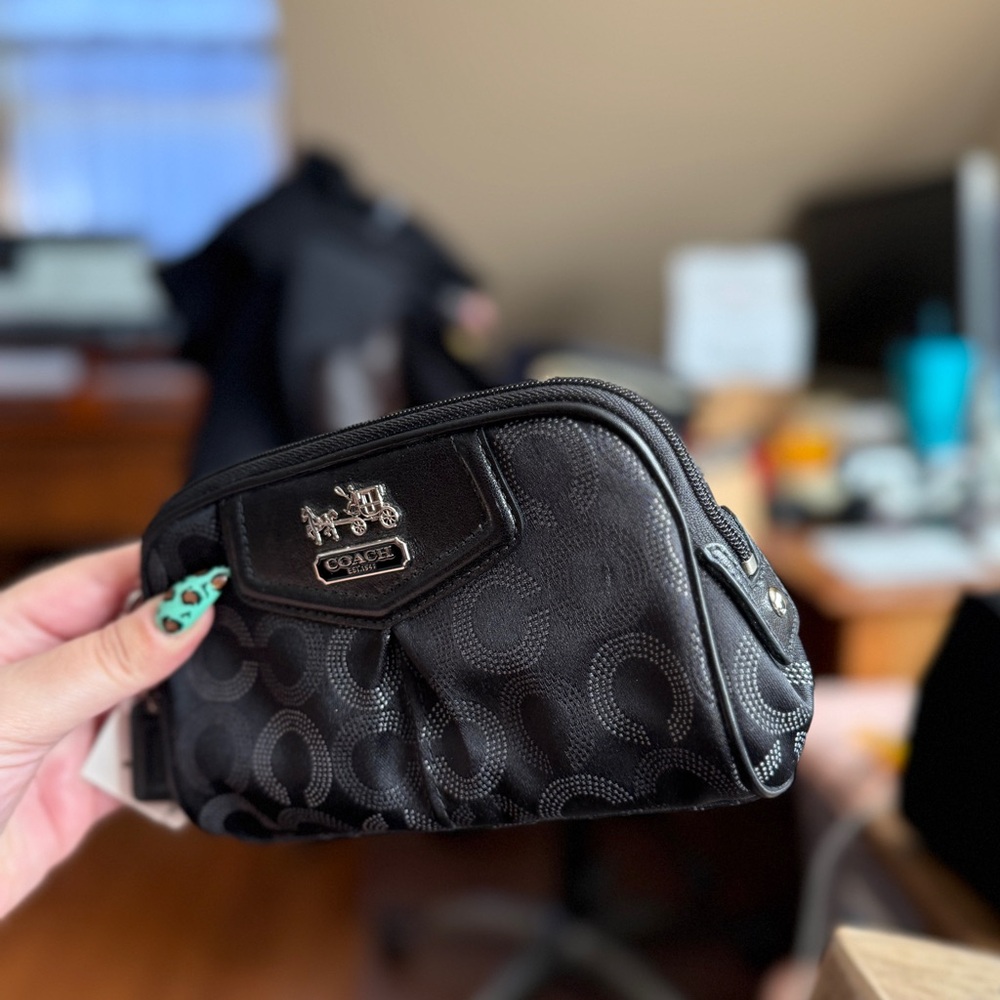 COACH Signature C Black and silver makeup case - Picture 10 of 16